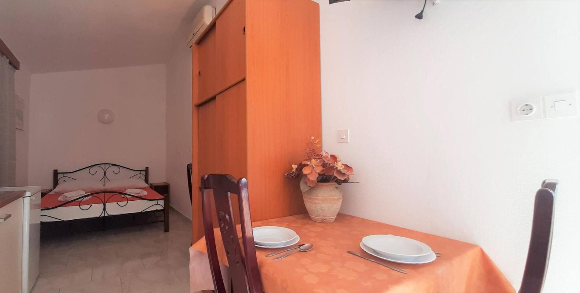 Guest House Helena Close To Beach Krk Town Exteriér fotografie